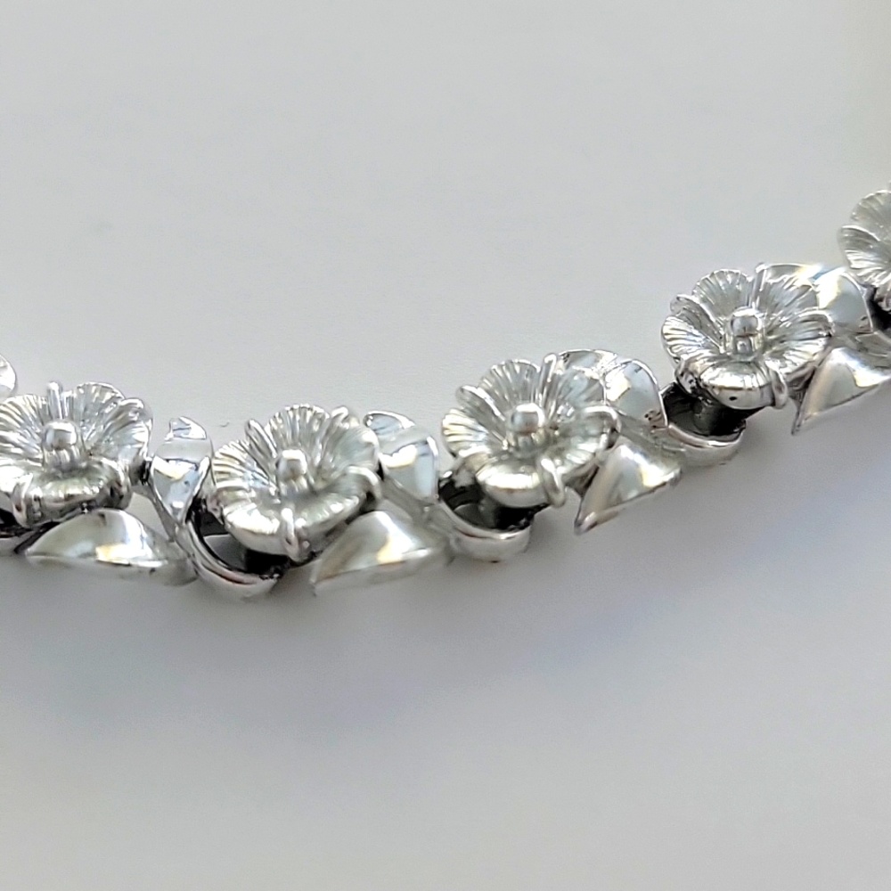 Vintage Lisner Choker - Picture 2 of 3